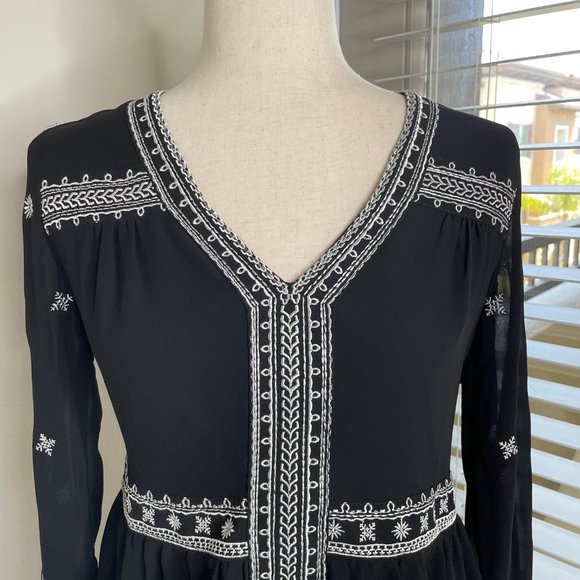 W. by Wantable Boho Bell Sleeve Embroidered Blouse - Picture 8 of 16